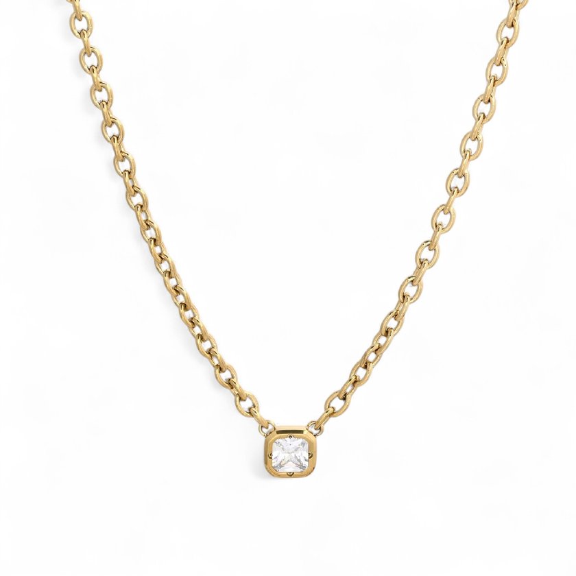 Delicate necklace with zirconia