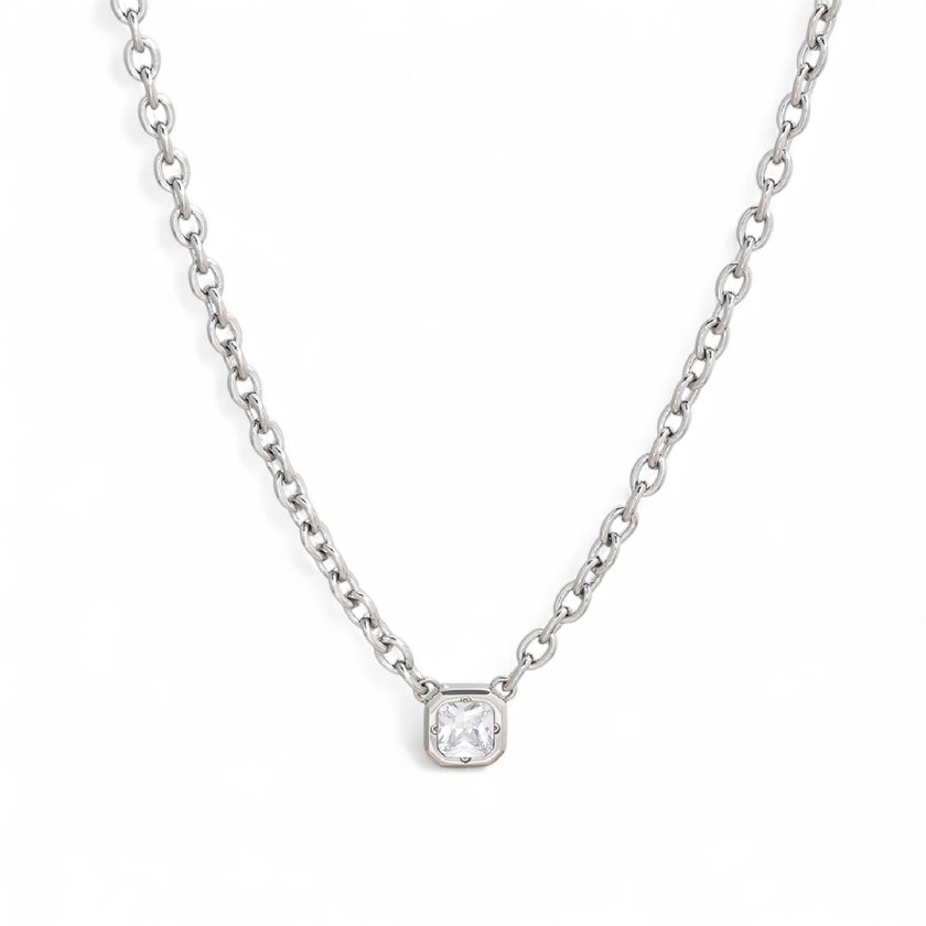 Delicate necklace with zirconia
