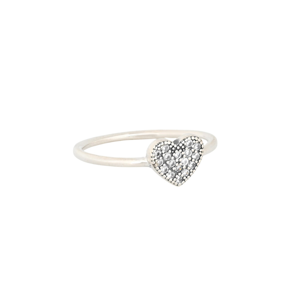 Luxury ring with hearts and zirconias
