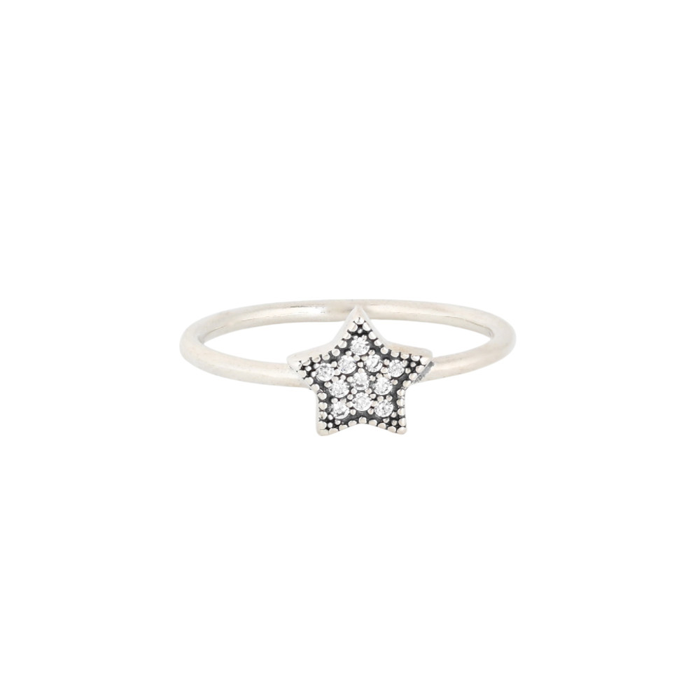 Luxury ring with a star and zirconias