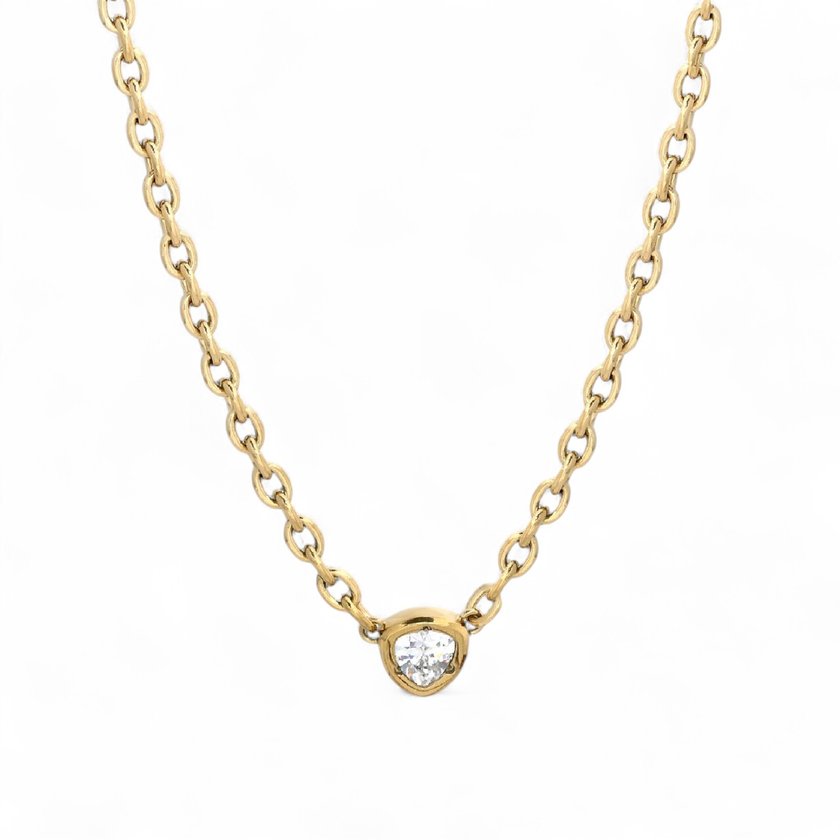 Delicate necklace with zirconia