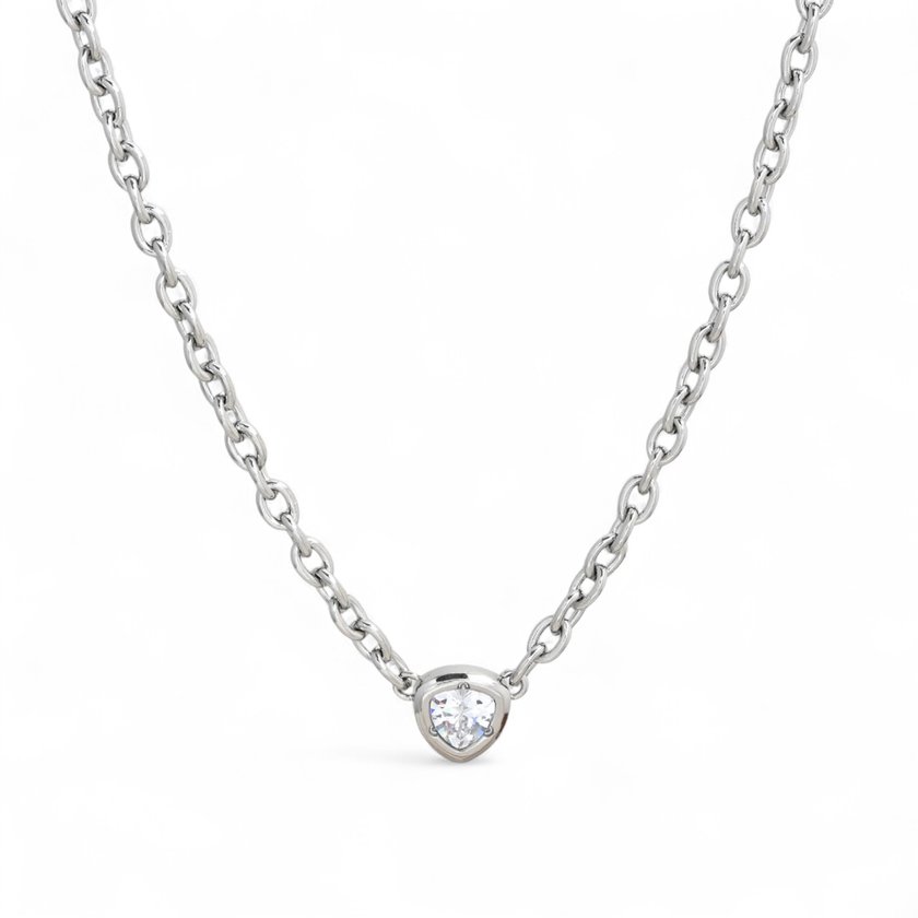 Delicate necklace with zirconia