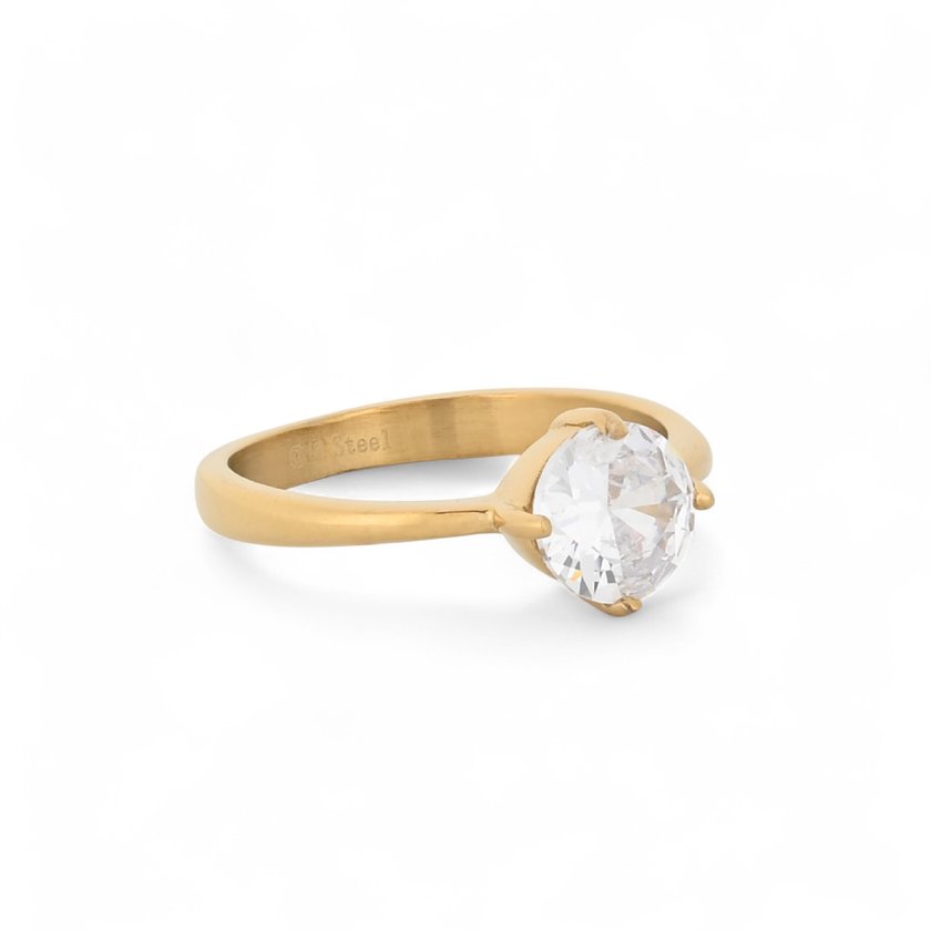 Delicate ring with zirconia