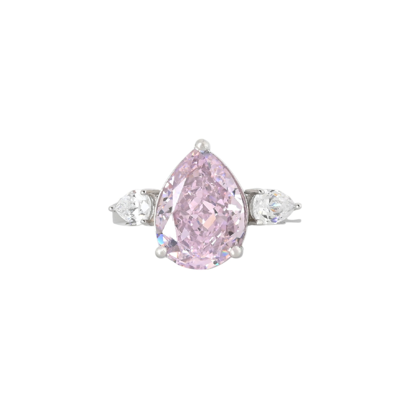 Luxury ring with oval stone