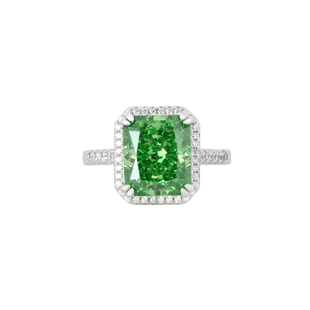 Luxury Ring with rectangular stone