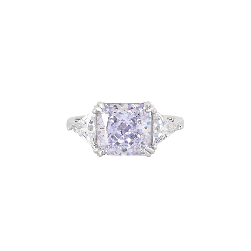 Luxury Ring with square stone