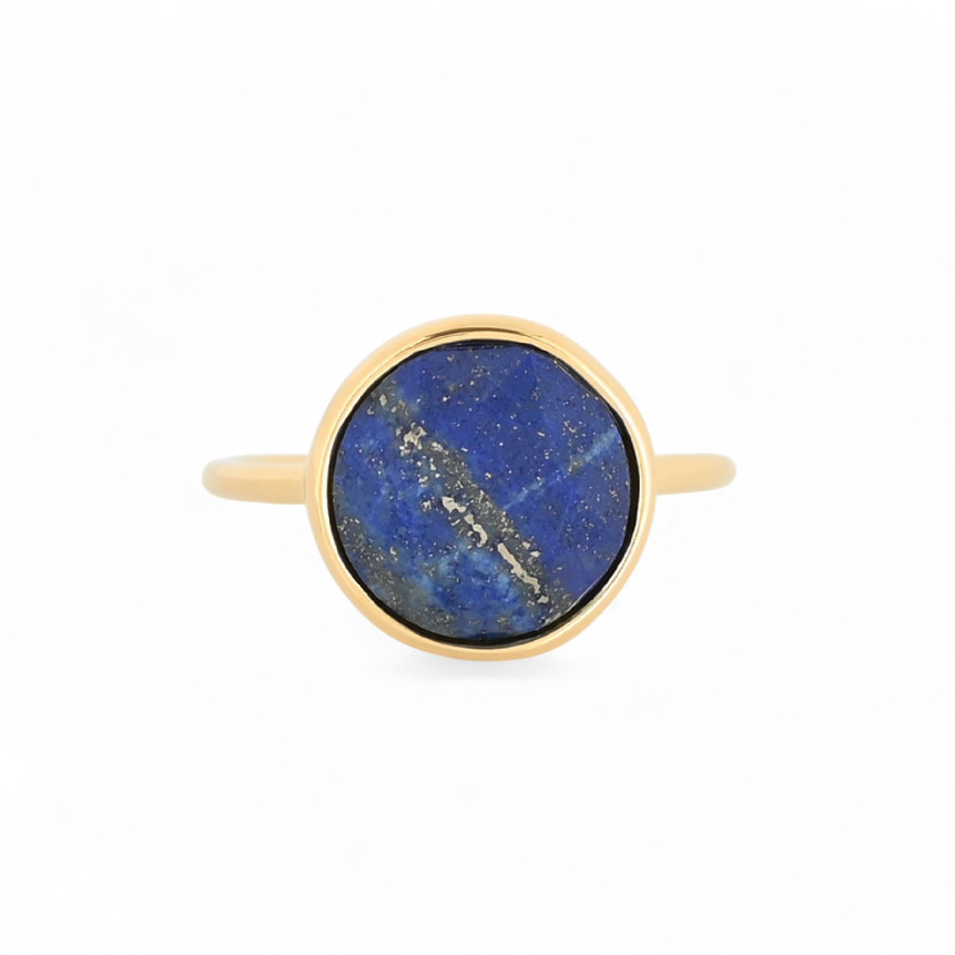 Delicate ring with natural stone