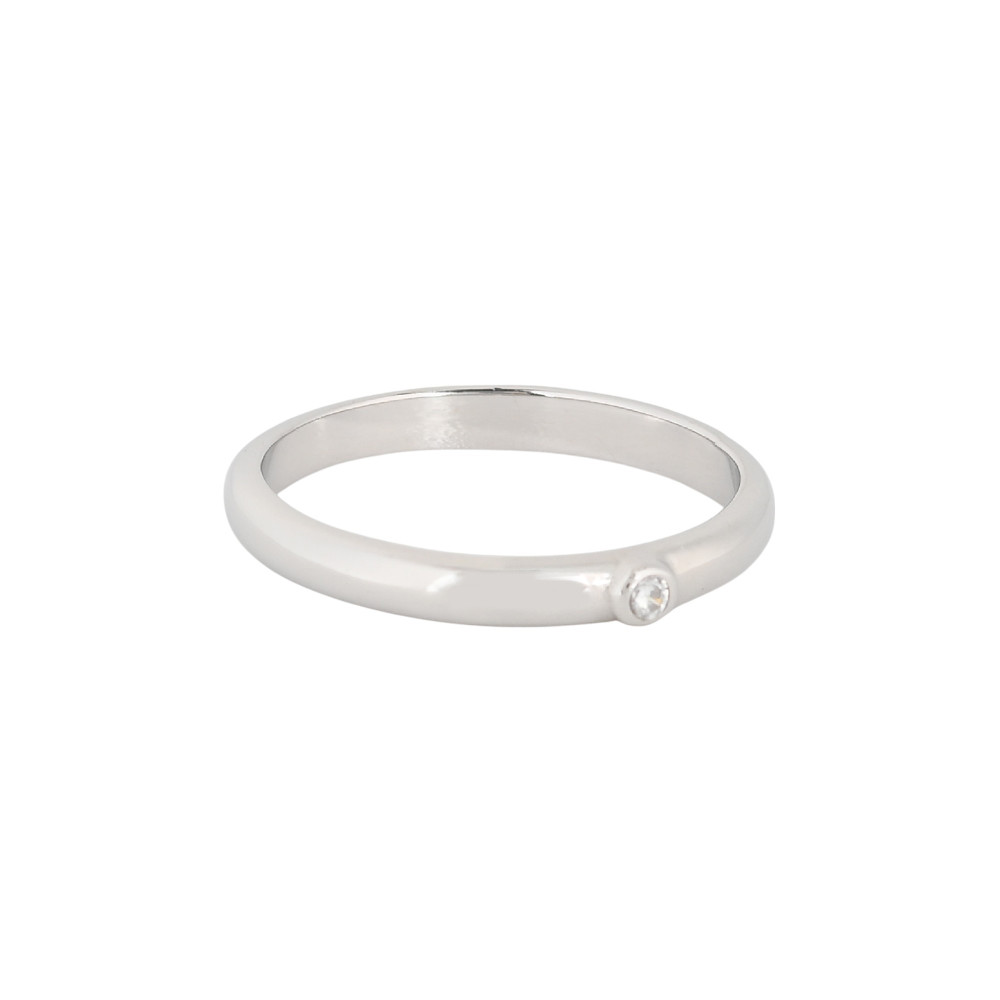 Luxury thin ring in solitaire style