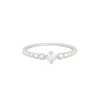 Luxury solitaire ring with small beads