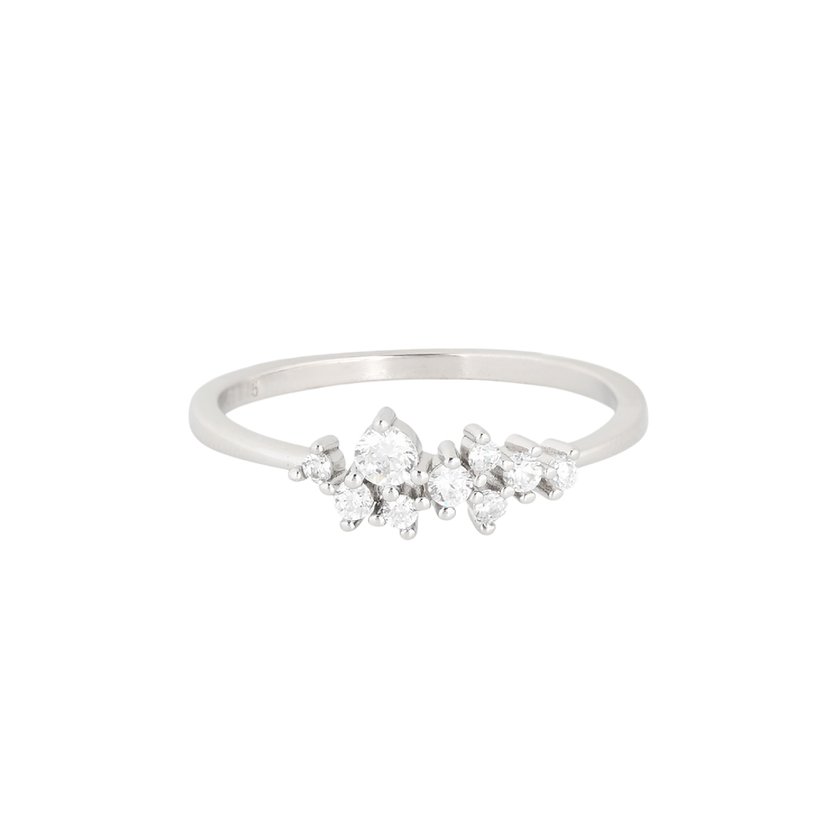 Luxury Ring with multiple diamonds