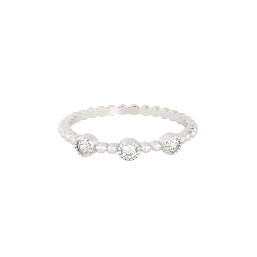 Luxury Basic Ring with three diamonds