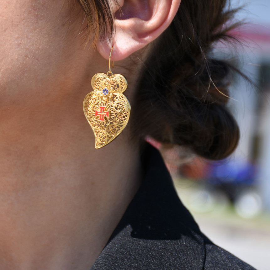 Pendientes de corazón tradicionales de Viana Cruz GB