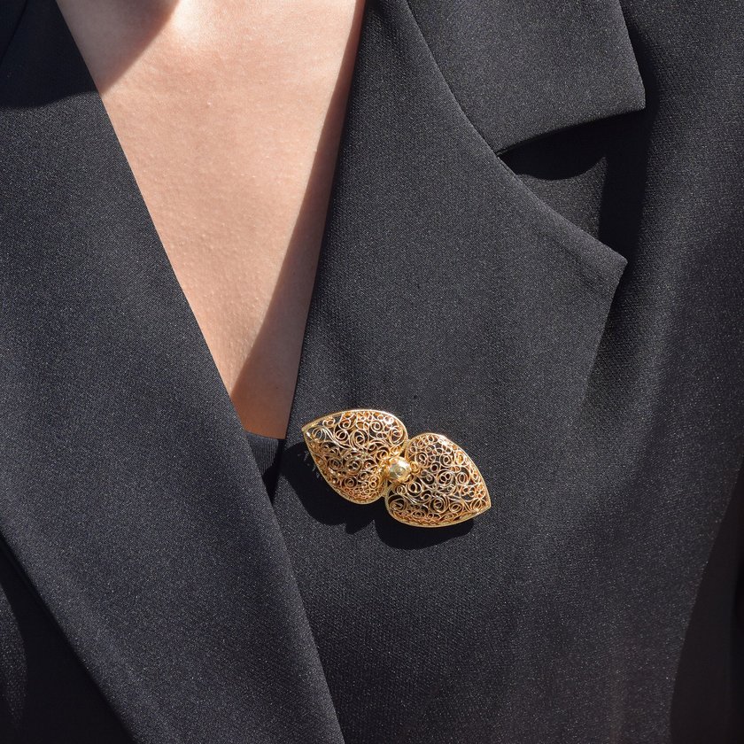 Encantos pin with Viana bead