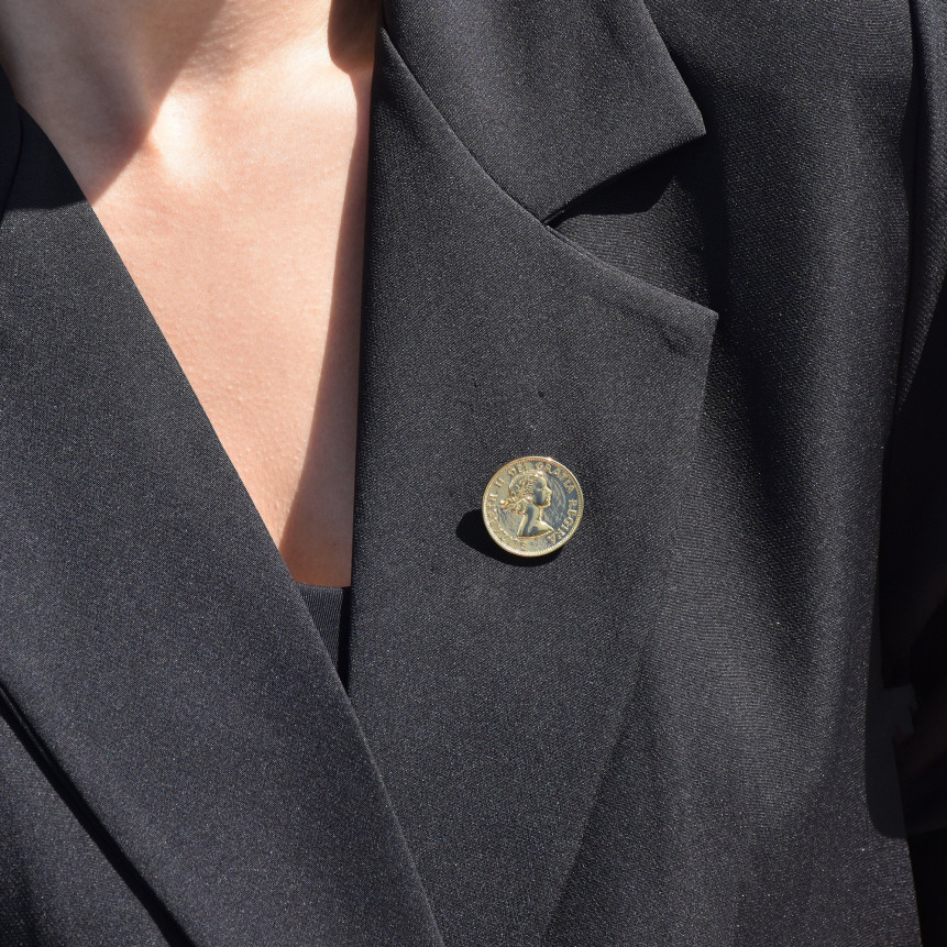 Encantos de Portugal pin with libra