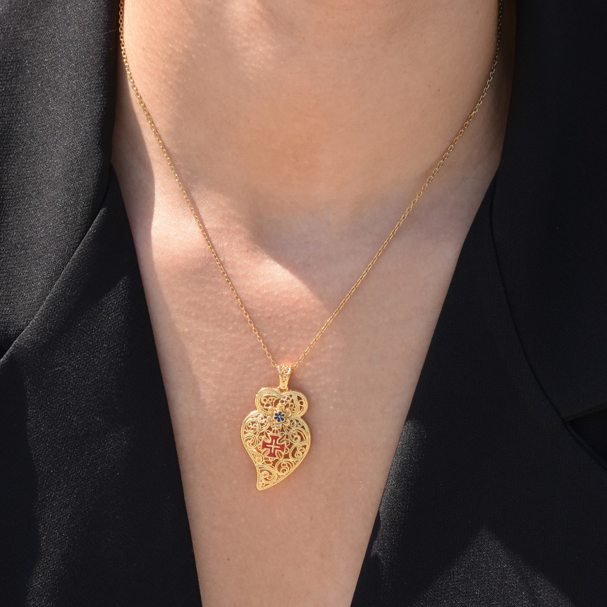Collar Encantos corazón Viana