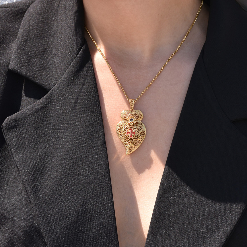Collar Encantos corazón Viana