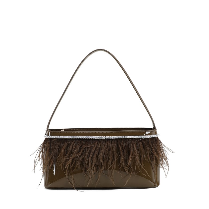 Bolso de hombro de charol y plumas