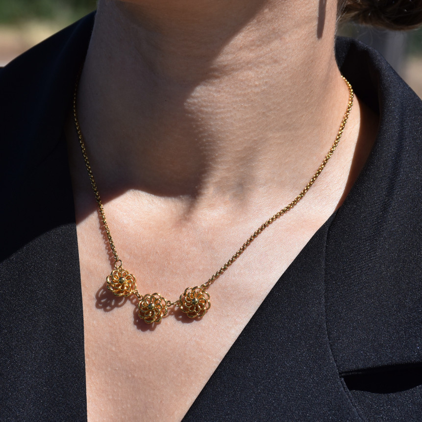 Collar Encantos flor tradicional