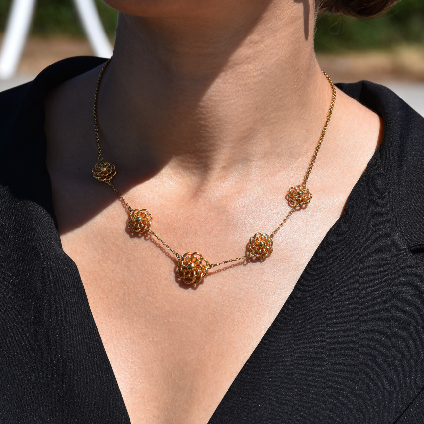Collar Encantos flor tradicional
