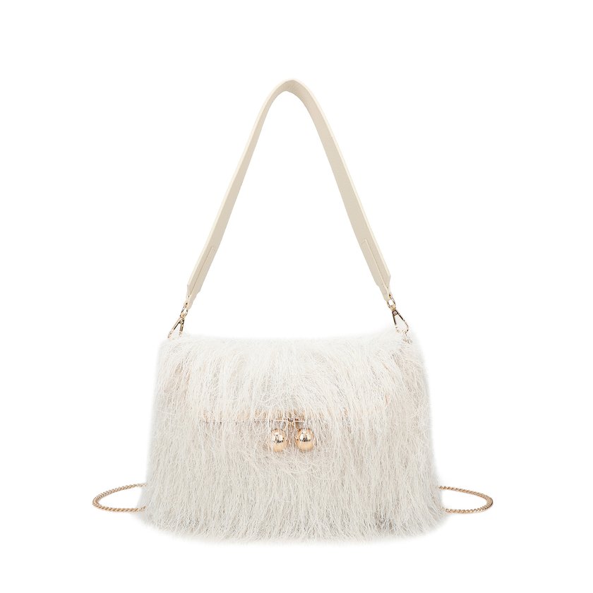 Shoulder bag with fur