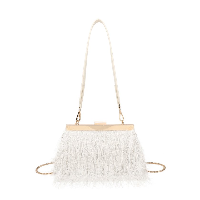 Shoulder bag with fur