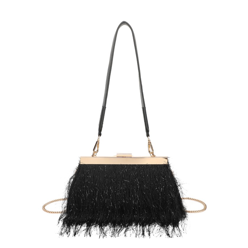 Shoulder bag with fur