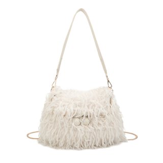 Borsa a tracolla con pelo e piume