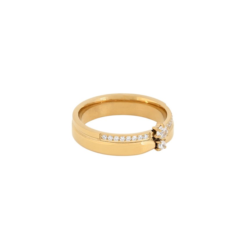 Delicate ring with zircons