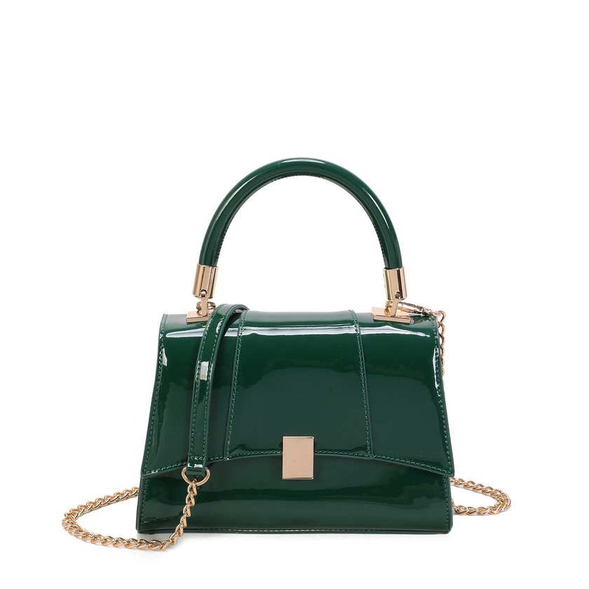 Bolso bandolera en charol