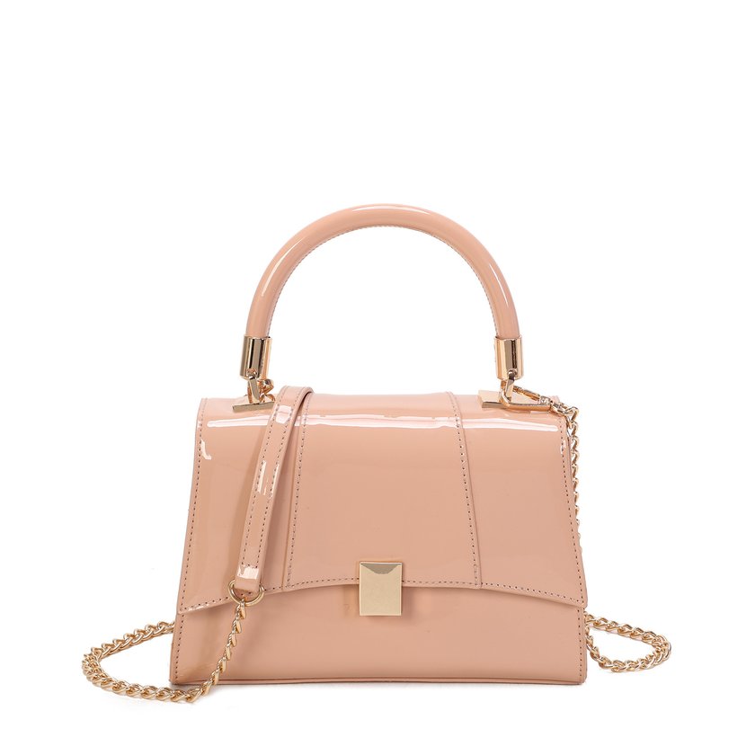 Bolso bandolera en charol