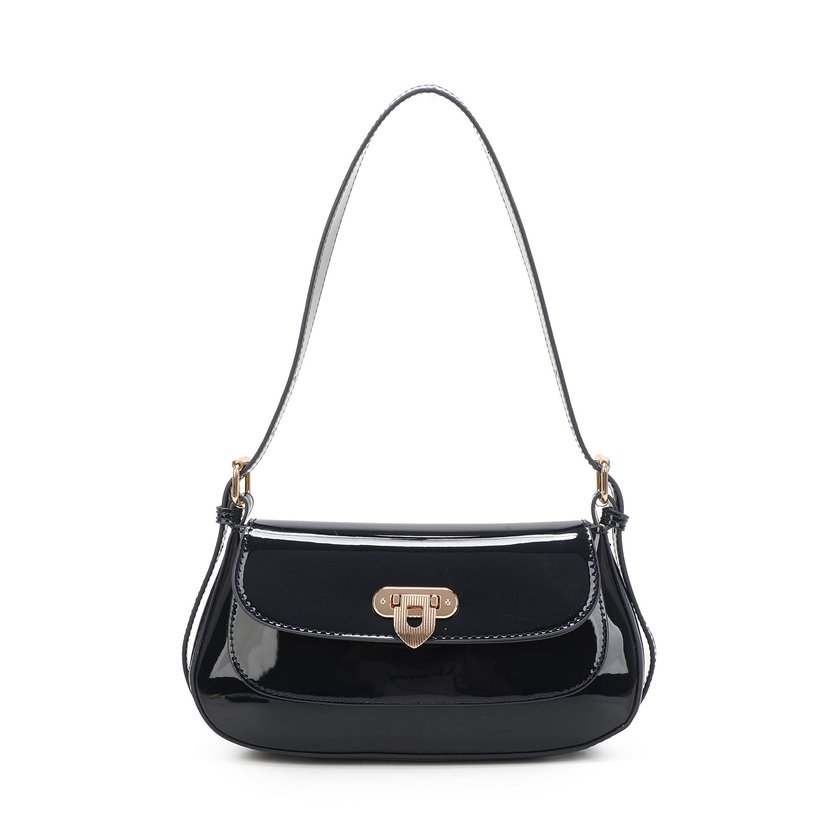 Bolso de hombro en charol