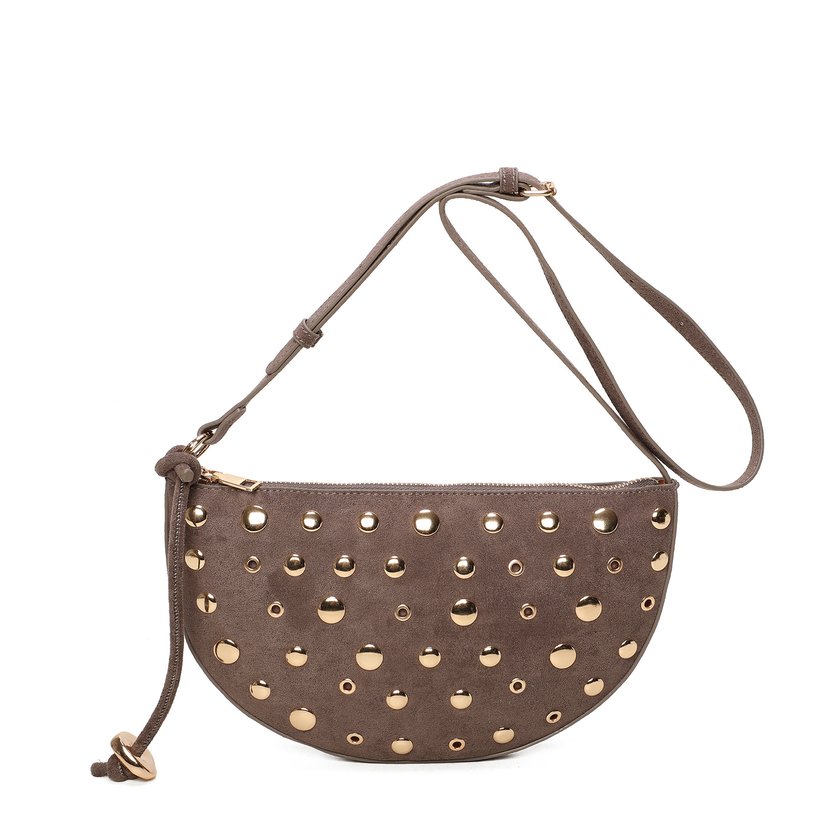 Bolso bandolera con tachuelas