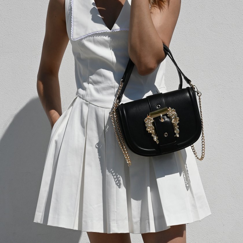 Sac bandoulière avec détails dorés