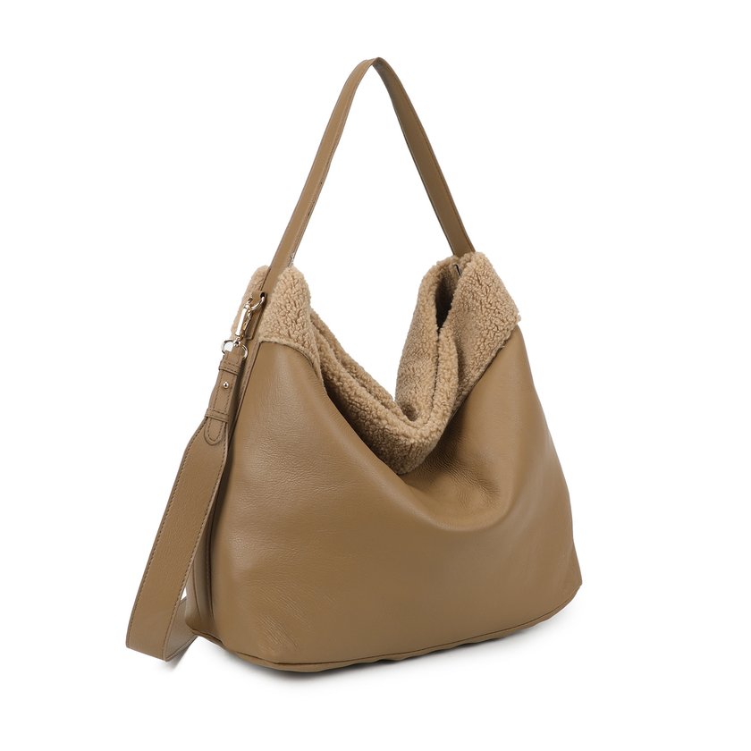 Shopper bag with fur