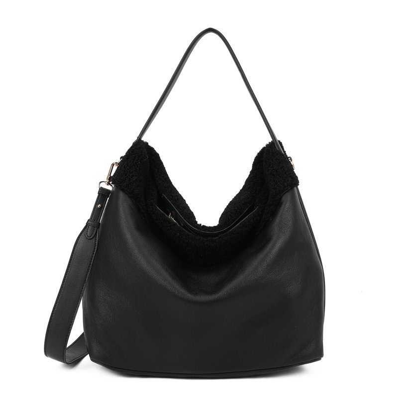 Shopper bag with fur