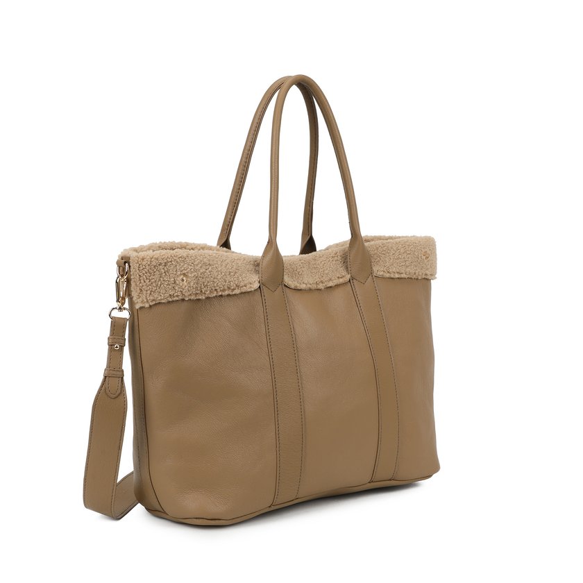 Shopper bag with fur