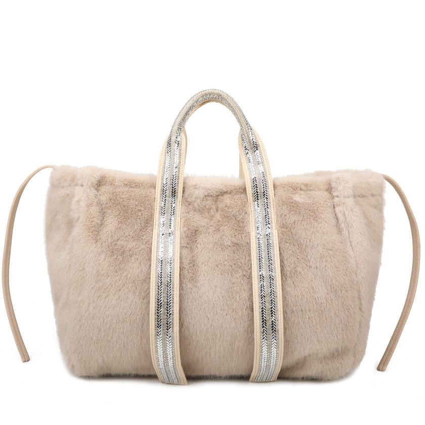 Shopper bag with fur