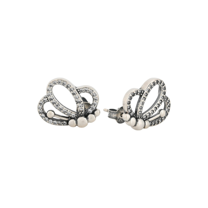 Luxury spike earring with delicate butterfly