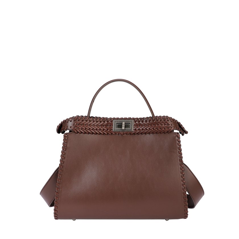 Shoulder bag with details