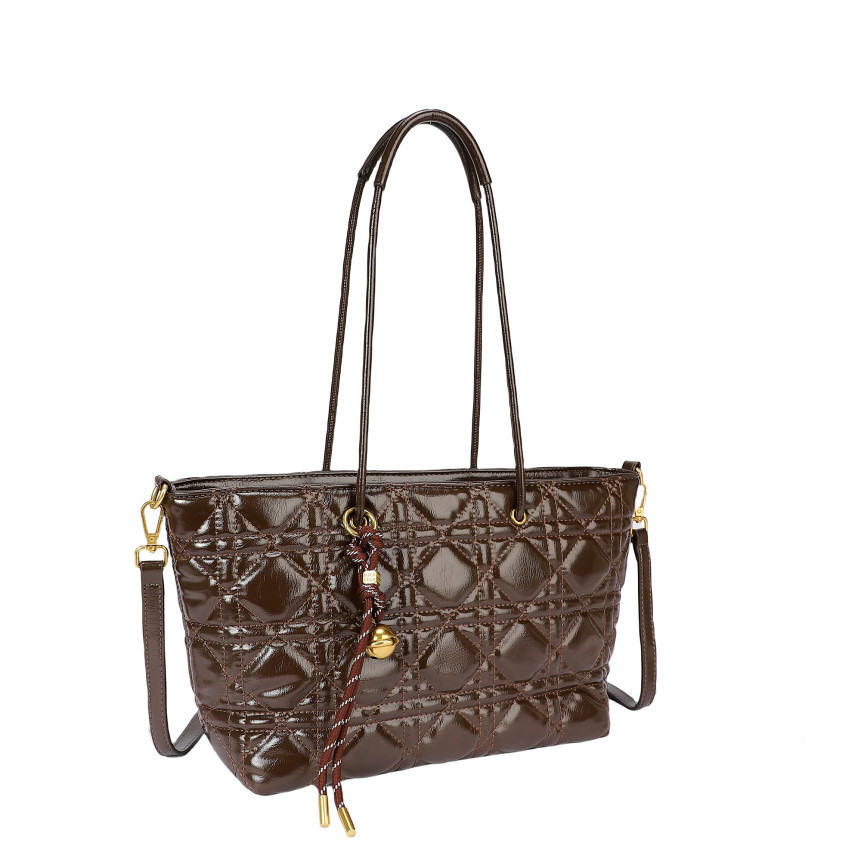 Bolso de hombro en charol
