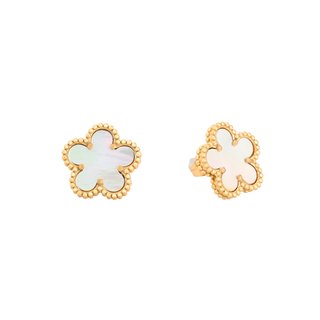 Boucle d'oreille en acier avec un trèfle blanc
