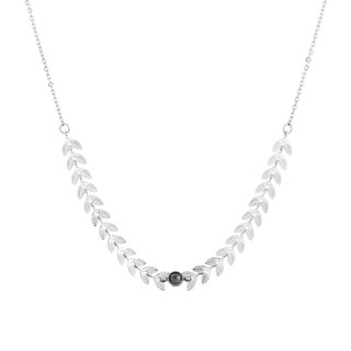 Collier Delicate avec feuilles romaines