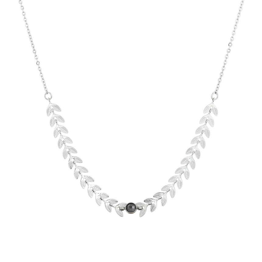 Colar Delicate com folhas romanas
