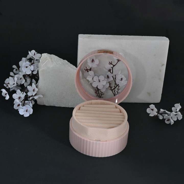 Guardajoyas con tapa transparente