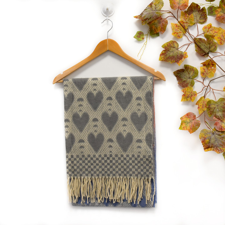 Scarf with hearts GB