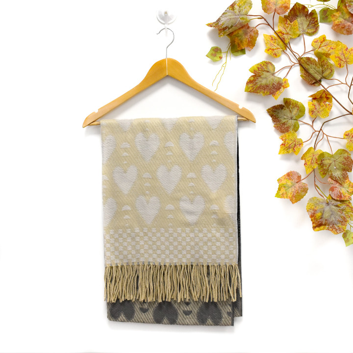 Scarf with hearts GB