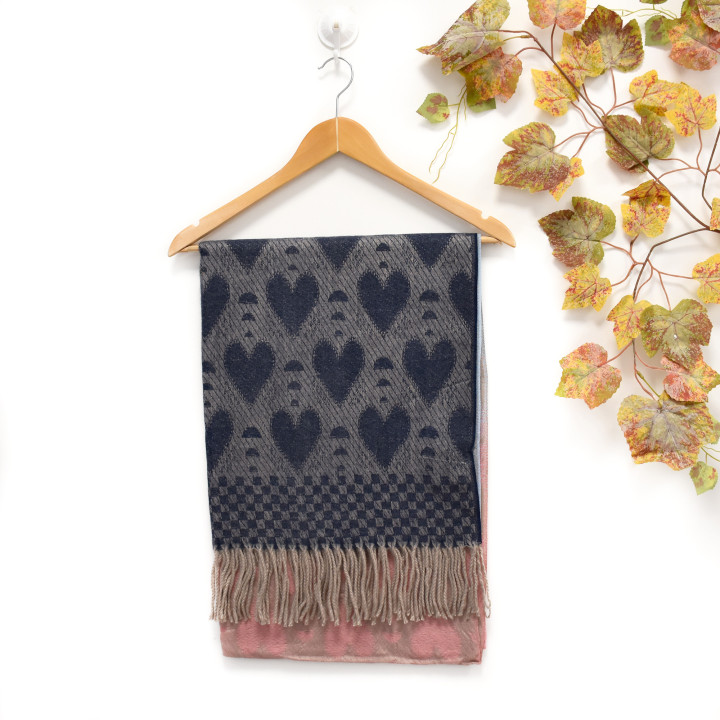 Foulard avec des coeurs GB