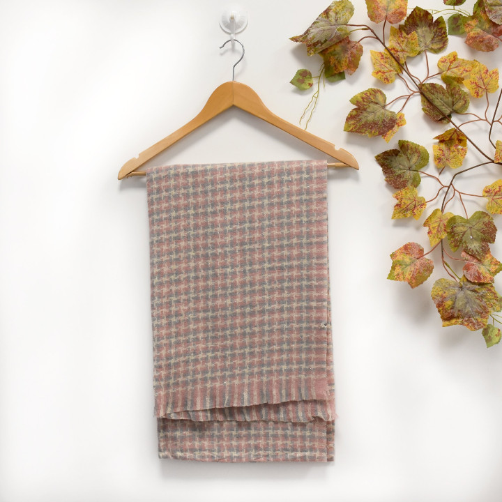 Scarf with squares small GB