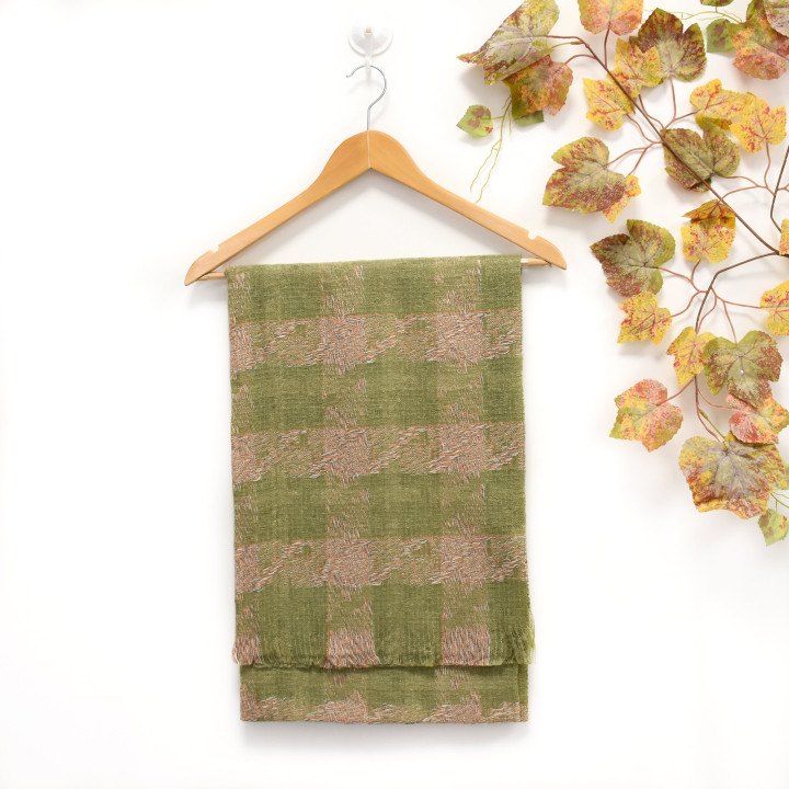 Scarf with square GB