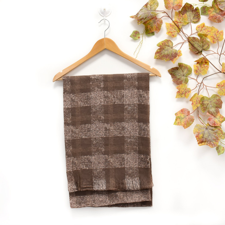 Scarf with square GB